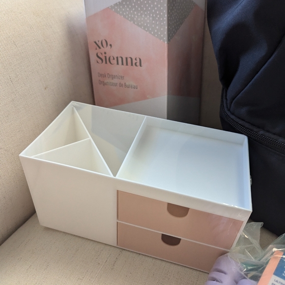 Fabfitfun Bundle lot - Picture 2 of 5